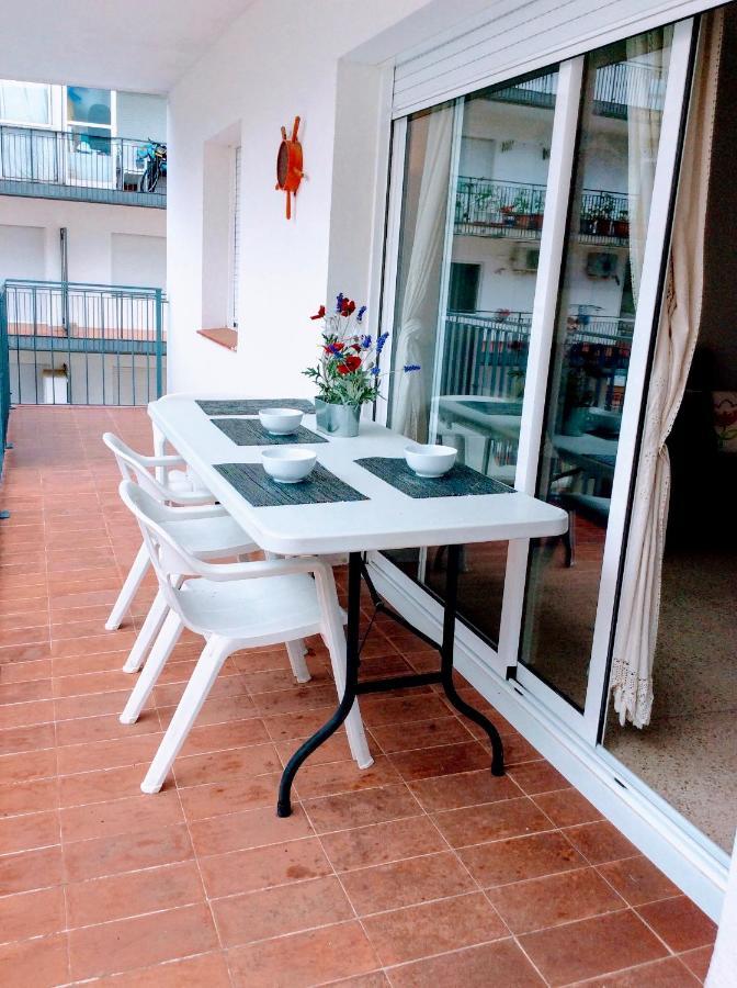 Apartamentos Aquarium. 150 Metros Playa. 로지즈 외부 사진