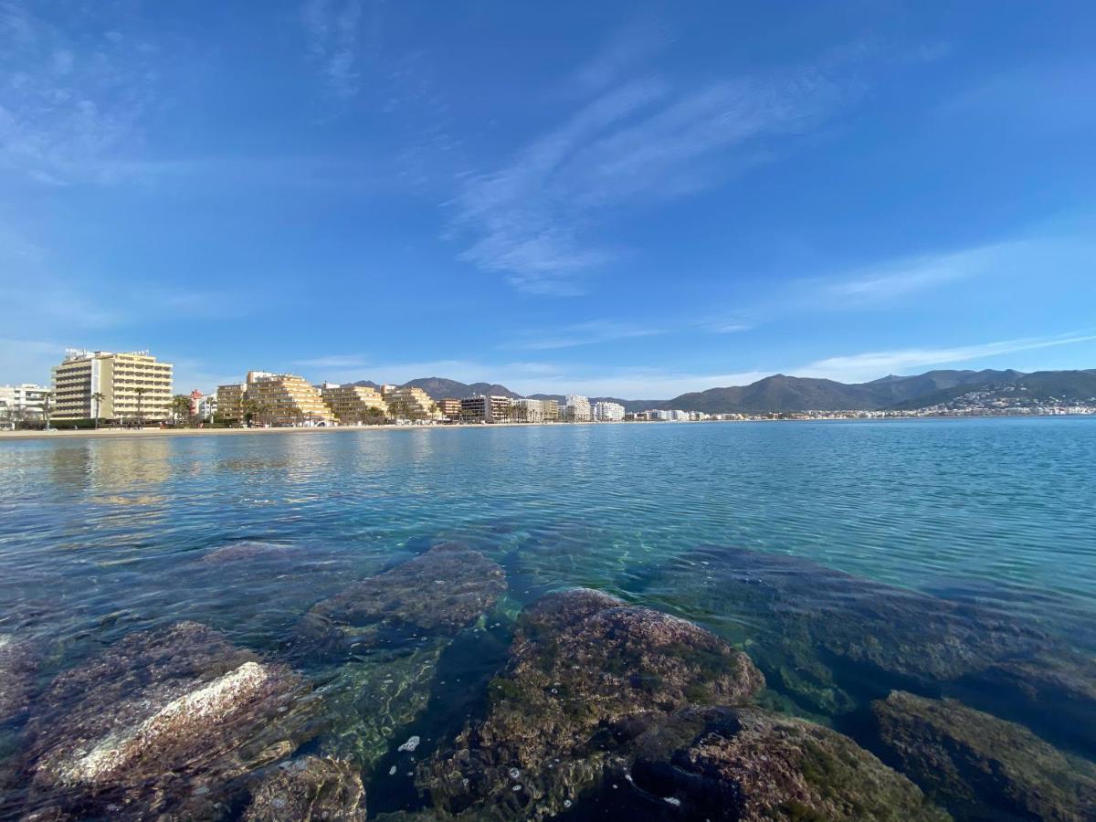 Apartamentos Aquarium. 150 Metros Playa. 로지즈 외부 사진